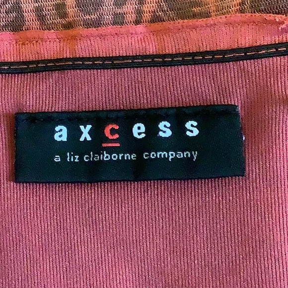 ❤️AXCESS, cap sleeve, scoop neck top, size Medium, fits more like a large. - Picture 5 of 7